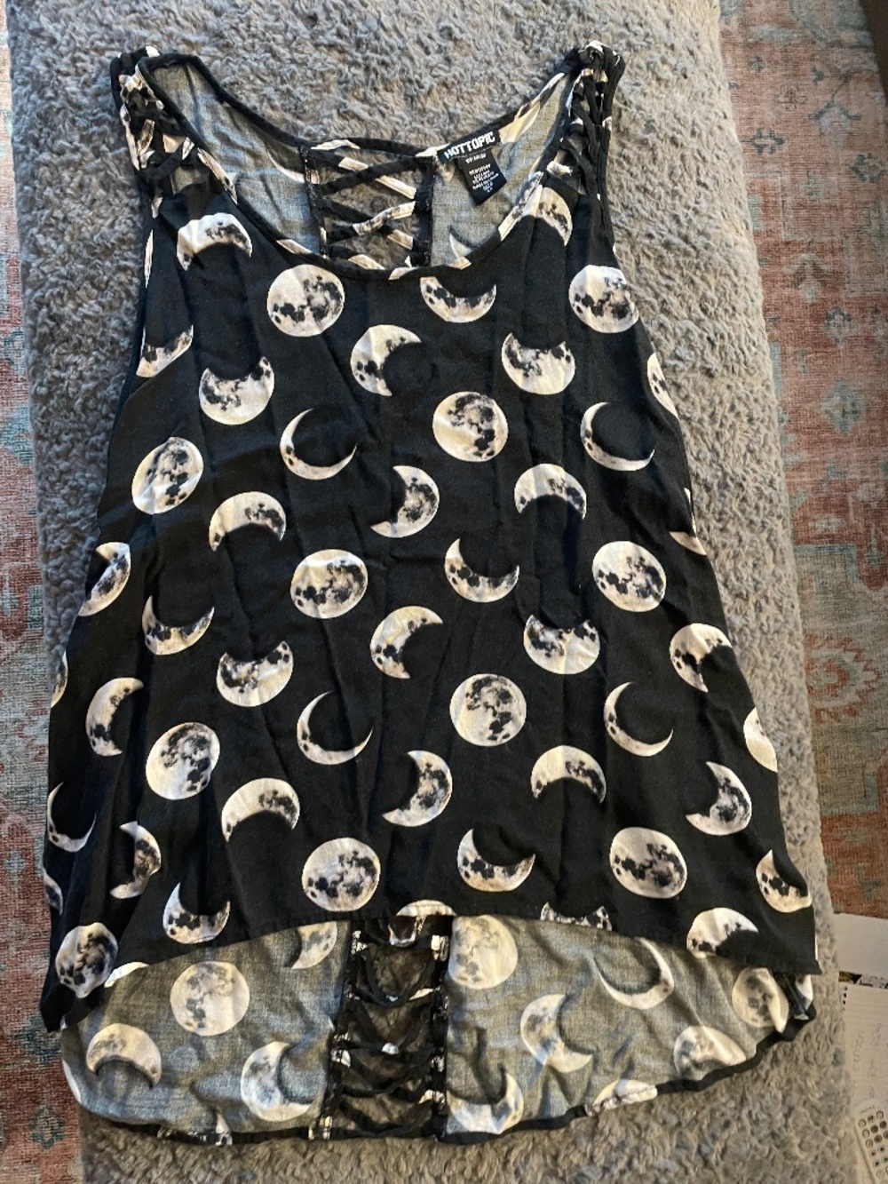 Hot Topic Peekaboo Tank Moon Phases - X-Large